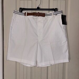 NWT Men’s  Knightsbridge White Dress Shorts with Navy Trim Belt